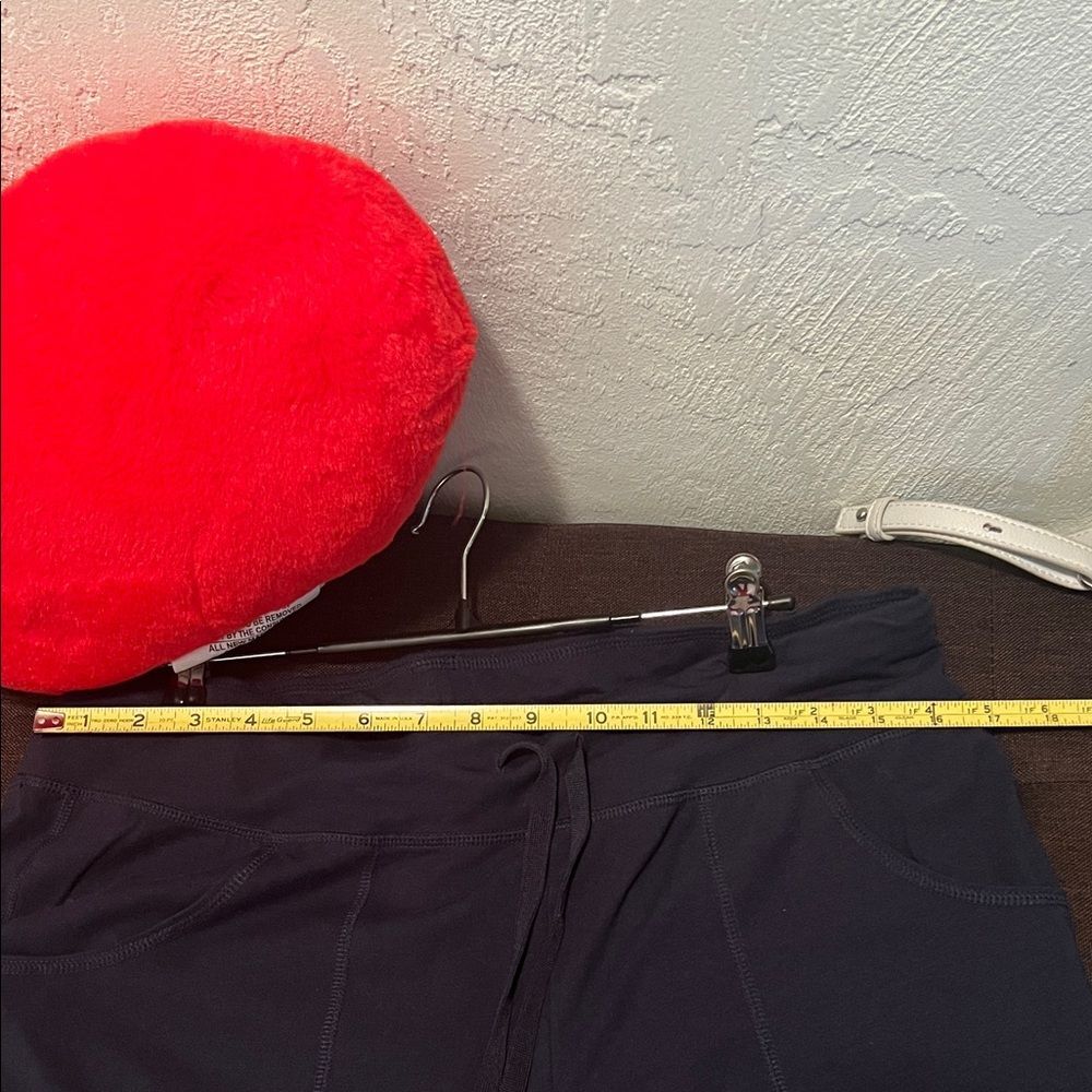 #1241= Women’s Black Capris Jogging Pants. - Picture 3 of 3